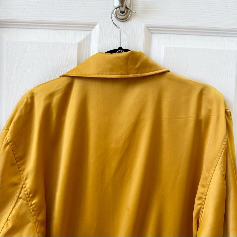 NEW WEIV Snap Button Satin Varsity Bomber Jacket Gold Black Size L - Picture 12 of 14